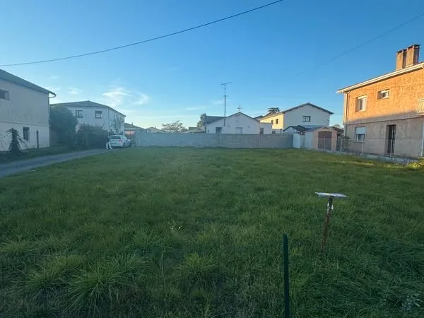 Terrain 430 m2 à SEYSSES(31)