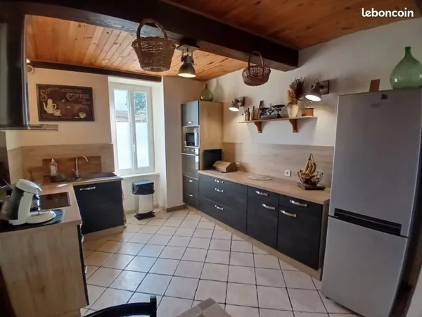 Maison 3 faces + garage 63 m² + 63 m² aménageables - Rare