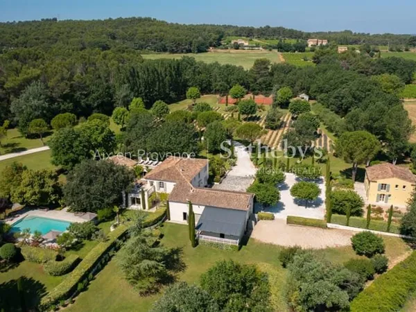 La Bastide des Victoires, Une Superbe Propriété où le Sport devient un Art