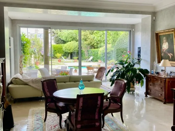 Maison 10 pièces 277 m²