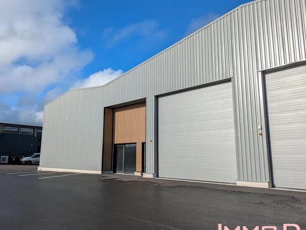Local commercial 261 m²