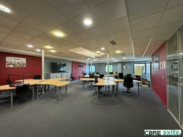 Bureaux 270 m²
