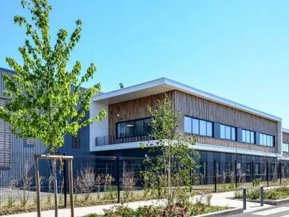 Entrepôt 2250 m²