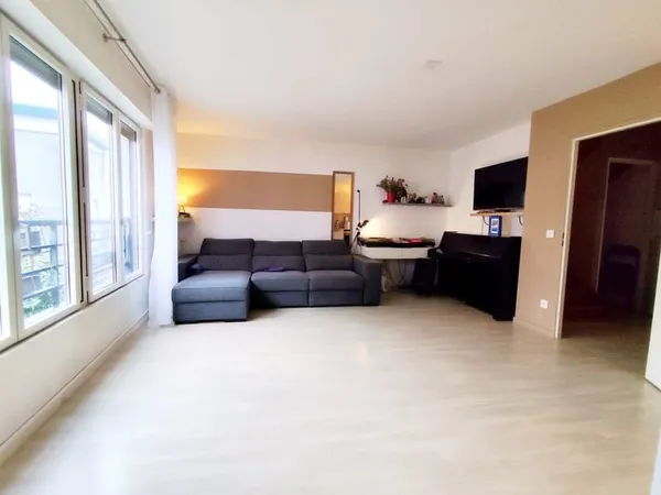 BEAU DUPLEX T3 MONTREUIL RUE HOCHE