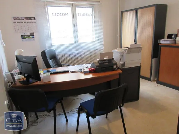 Local professionnel 61 m²