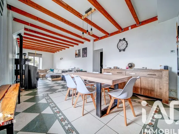 Maison 7 pièces 247 m²