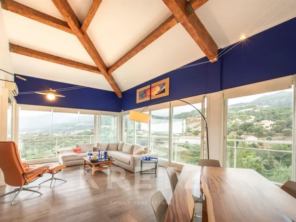 Appartement en Duplex de 138m2 en dernier étage à Bastia - Vue m