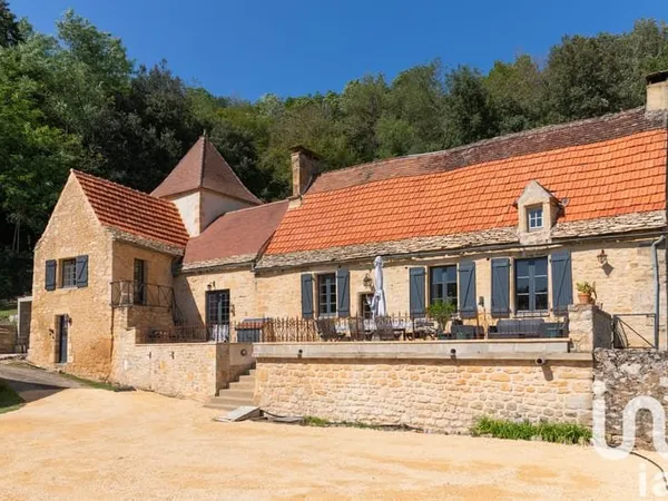 Maison 7 pièces 196 m²