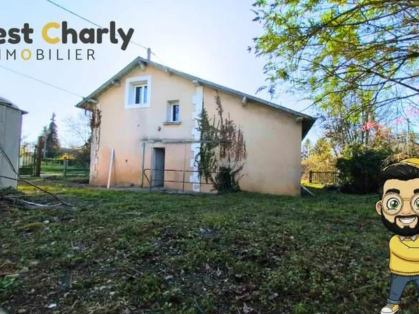 EXCLUSIVITE - Ancienne garde-barrière rénovée en maison avec jardin - La Guierche