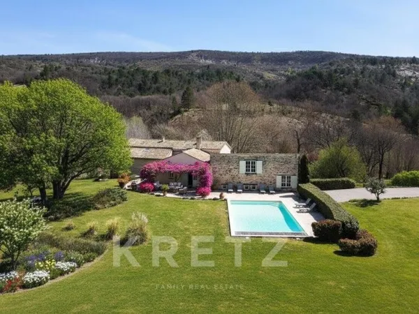 Moulin entièrement rénové avec SPA
