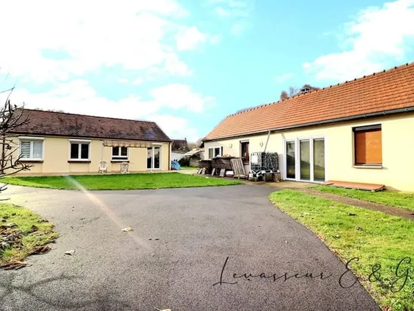 Mouy 60250 - Plain pied 4 chambres avec grande dépendances sur 1630m² de terrain