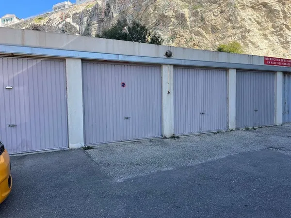 Parking 13 m²