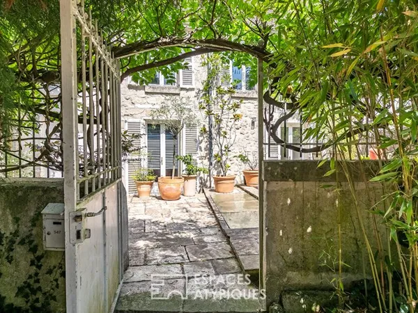 Hors norme - Charmante maison en pierre rénovée avec terrasse et petit jardin