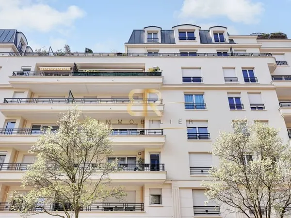 3 PIÈCES 52 m2 DERNIER ÉTAGE ASCENSEUR BALCON FILANT C