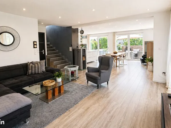 Grande maison contemporaine d'exception + appartement indépendant À Hurtigheim