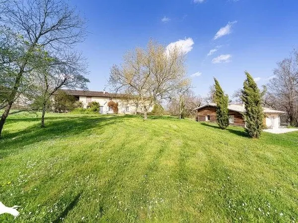 Maison 8 pièces 260 m²