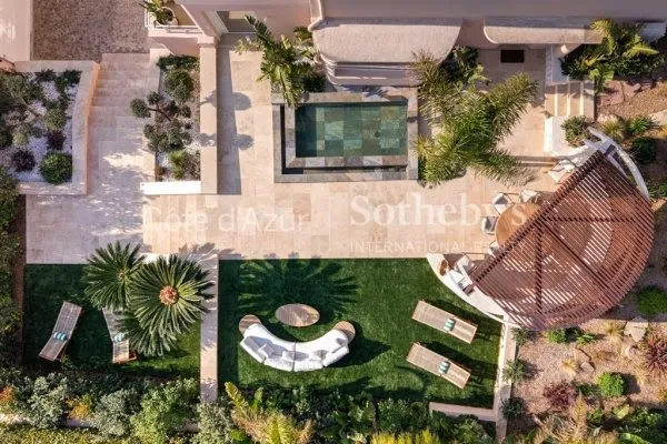 Cannes Croisette, appartement-villa duplex 250 m² avec jardin et piscine