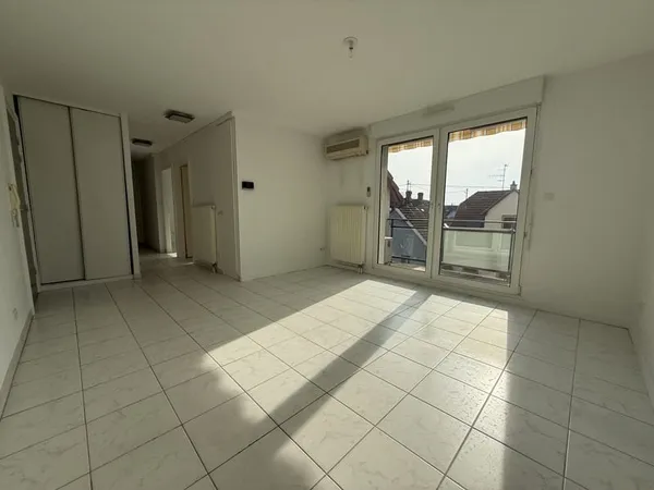 HAguenau-Marienthal - Dernier étage - 3 pièces 77,59 m2, bal