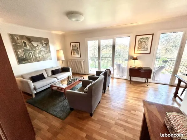 Maison 8 pièces 223 m²