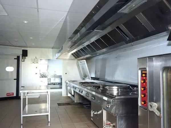 Local professionnel - 250m ²