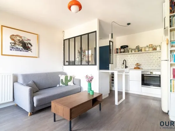 Un bien rare : Un superbe 2 pièces avec terrasse à la Porte de