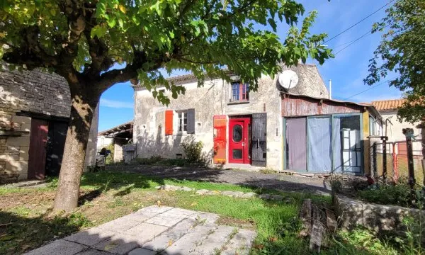 MAISON A LA CAMPAGNE A RENOVER