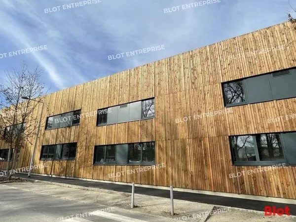 Entrepôt 230 m²