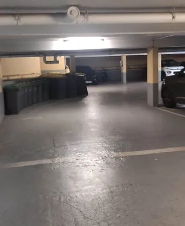 Petit emplacement de parking