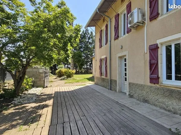 Maison et appartement attenant