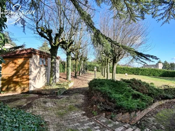 VAUGNERAY - Terrain à bâtir pour une maison P4 à étage + garage