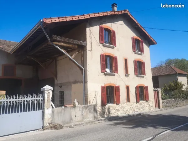 Loué maison 4p 90 m2 villages du lac de Paladru 890