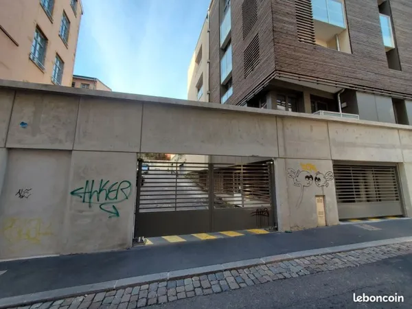 Garage fermé 1 place