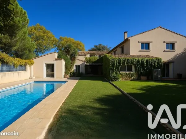 Maison 9 pièces 315 m²