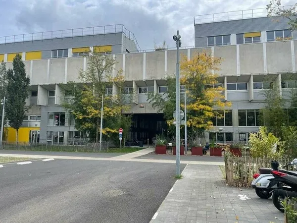 Bureau 210 m²