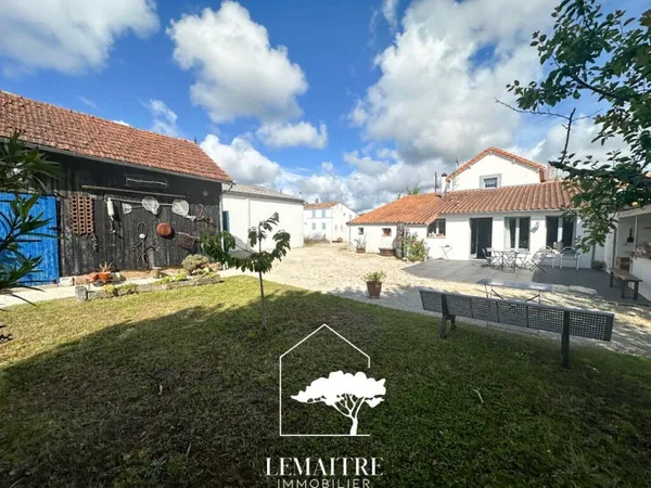 Maison ancienne rénovée à Les Mathes - Proche centre et plag
