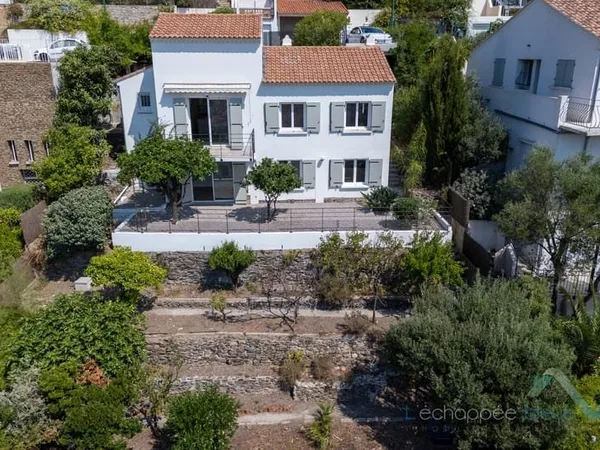 VENTE VILLA T6 SUR LES HAUTEUR DE HYERES PRCOCHE CENTRE VILL