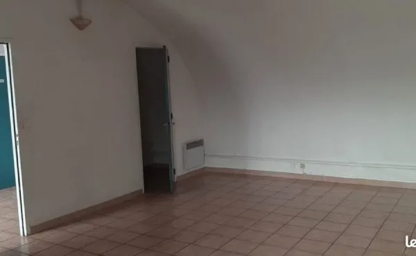 Local professionnel / commercial 50 m² - Centre-ville Saint-Hippolyte-du-Fort - Accès PMR
