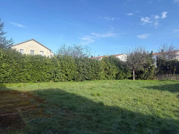 Terrain 572 m²