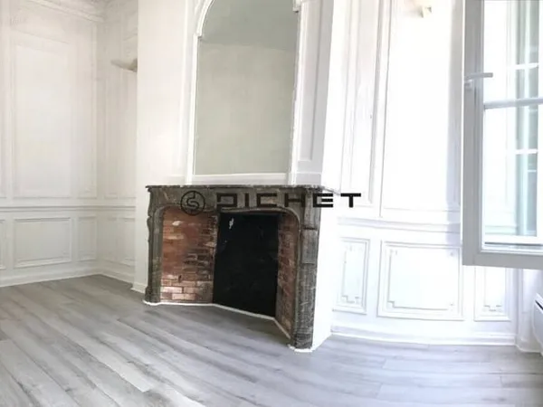 Angoulême Théâtre, beau 3 pièces dans bel immeuble de caractère