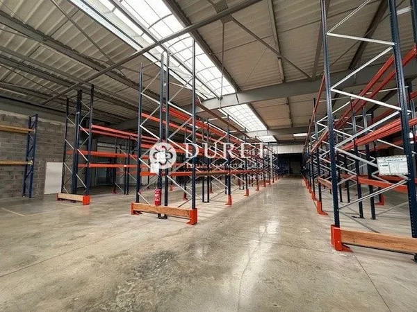 Immeuble industriel 3600 m²