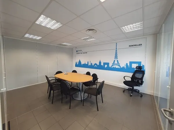Bureau et espace de travail Location Saint-Aunès  167m² 1750€
