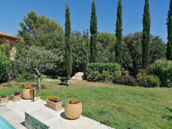 Maison de plain-pied 5 pièces 210 m²