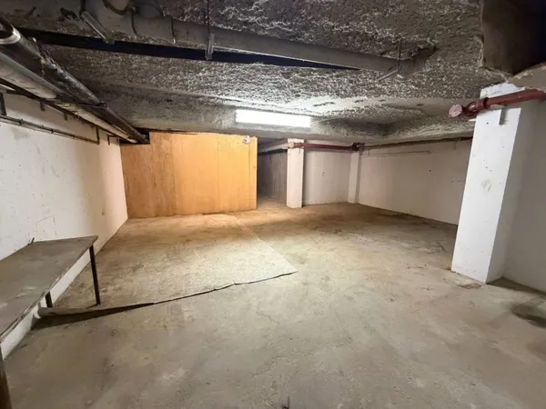 Parking 80 m²