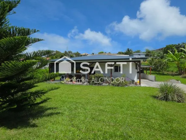 Villa moderne 95 m² avec jardin - La Trinité