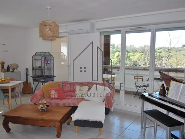 Appartement T3 avec terrasse au calme- Secteur La Valentine