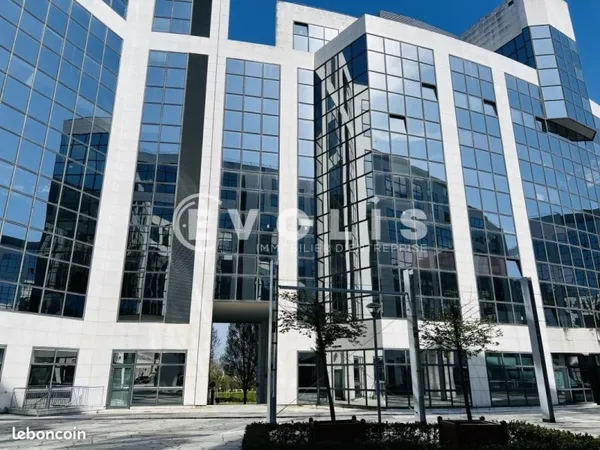 Bureaux 700 m²