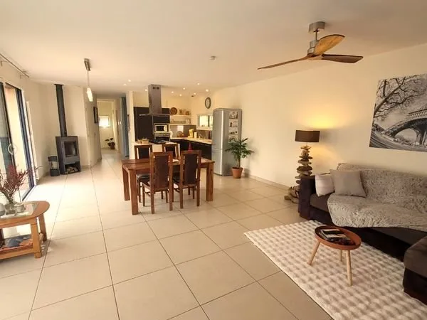Maison BIOCLIMATIQUE, plain-pied, 3 SUITES