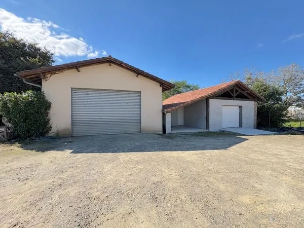 LOCAL/DÉPÔT À VENDRE AIRE SUR L'ADOUR (40)