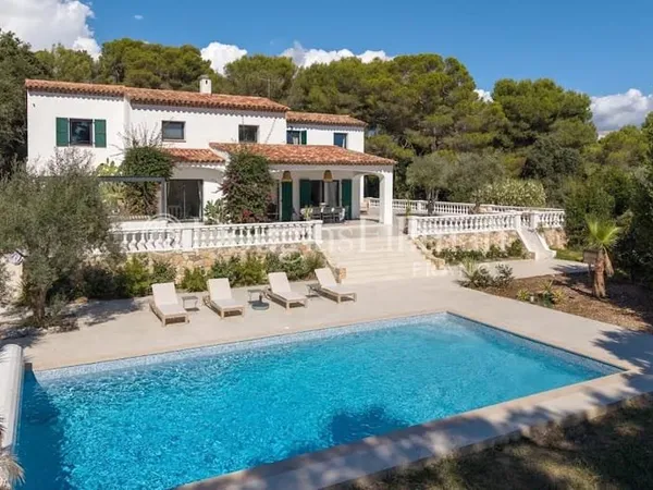 Villa 6 pièces 200 m²