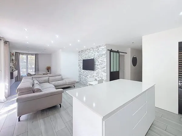 Appartement Marseille 3 pièce(s) 81.22 m2 très belle prestations